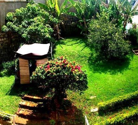 Le Fumoir Guest House Chambre Double Antananarywa Zewnętrze zdjęcie